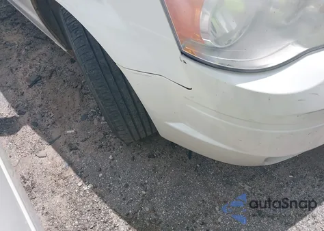 2008 Chrysler Town & Country Touring z USA, uszkodzony, nr VIN 2A8HR54P88R142331